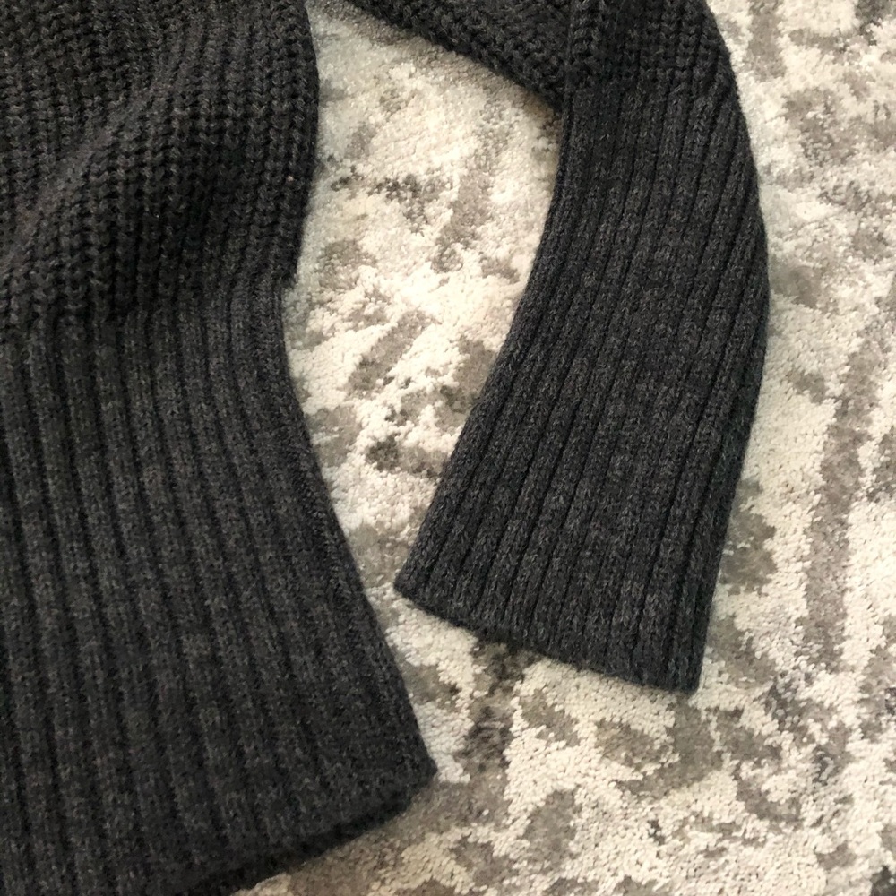 Universal Thread Sweater - Picture 3 of 5